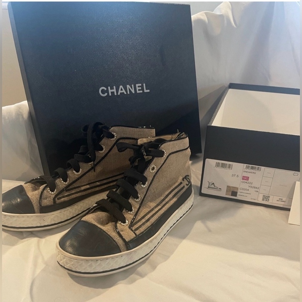 CHANEL Authentic Beige and Black High-Top Lace Up Canvas Sneakers Sz 37.5 - Picture 5 of 6